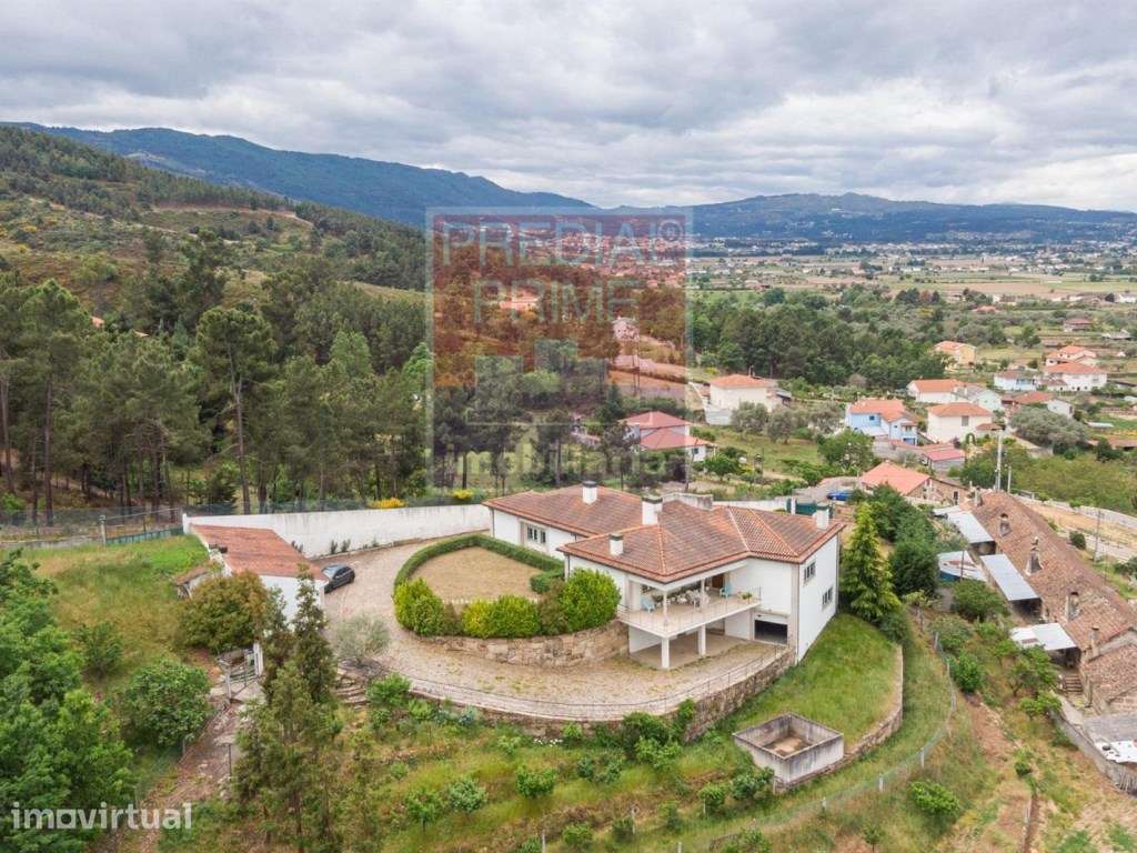 MORADIA EM CHAVES - Grande imagem: 4/27