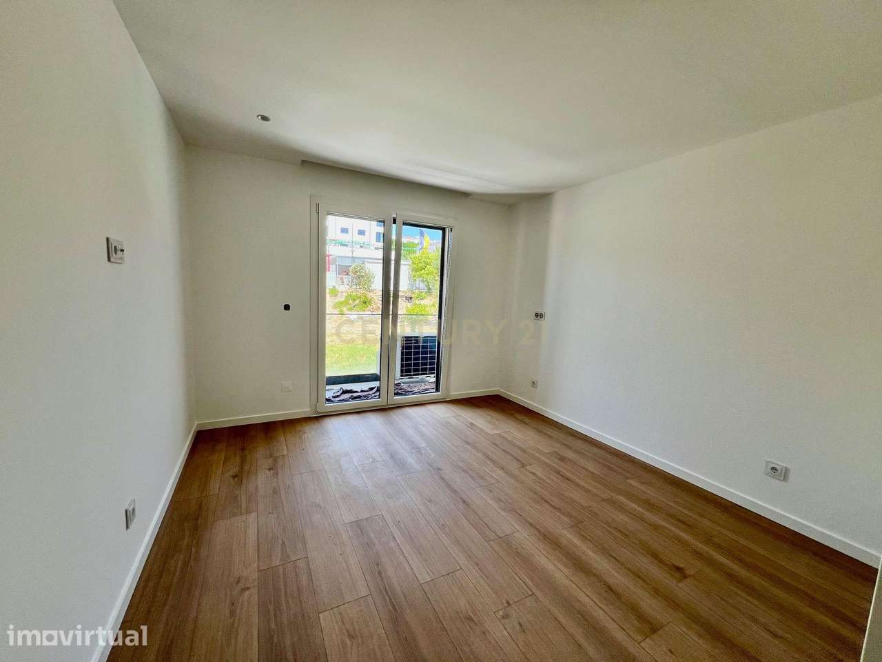 Sintra - Serra de Casal de Cambra - Apartamento T2 com parqueamento - Grande imagem: 4/8