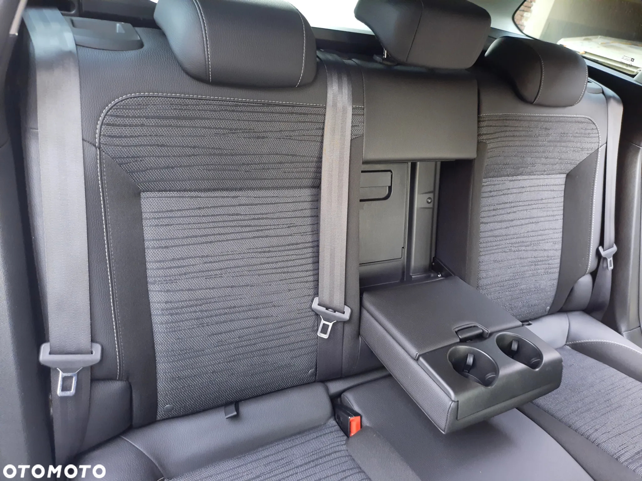 Opel Astra 1.4 Turbo Design Edition - 16