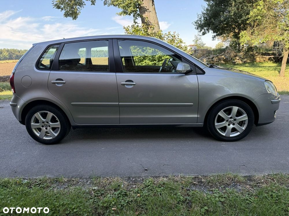 Volkswagen Polo 1.4 16V Comfortline - 28