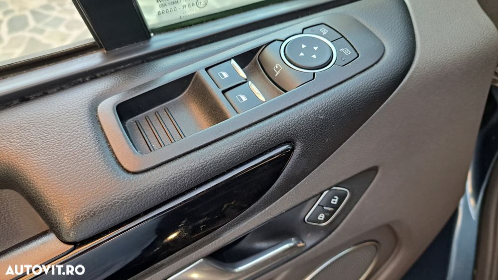 Ford Tourneo Custom Bus 320 2.0 EcoBlue 185 CP L2H1 Active Aut. - 39