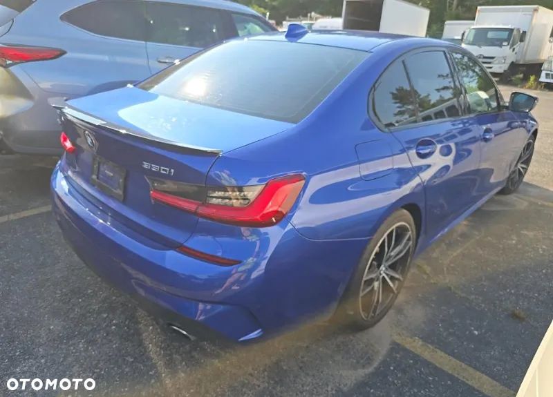 BMW Seria 3 330i xDrive M Sport - 4