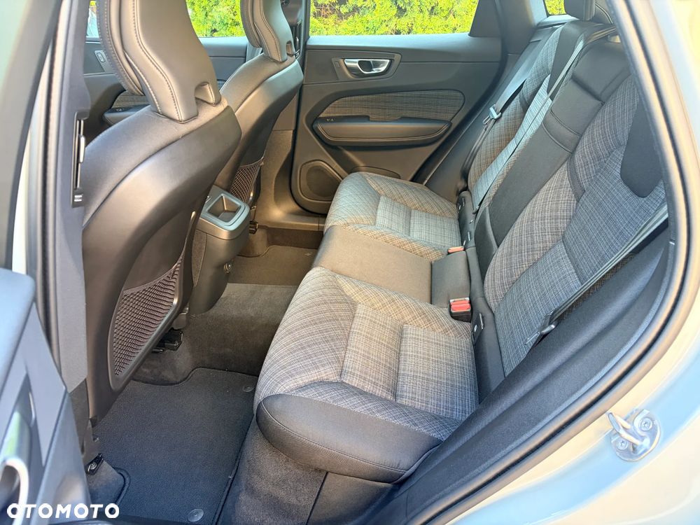 Volvo XC 60 B4 D AWD Core - 10