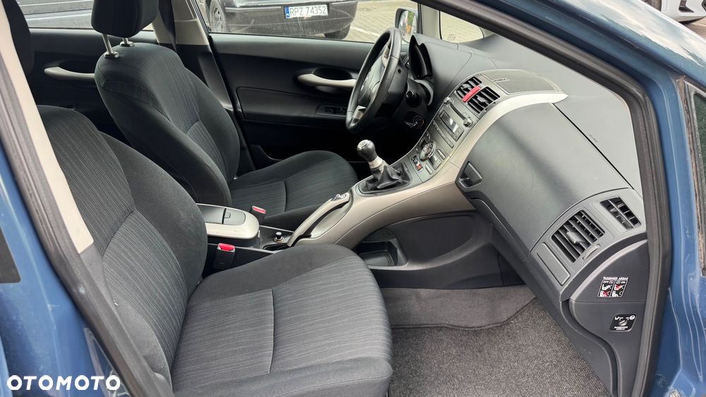 Toyota Auris 1.4 VVT-i Sol - 11