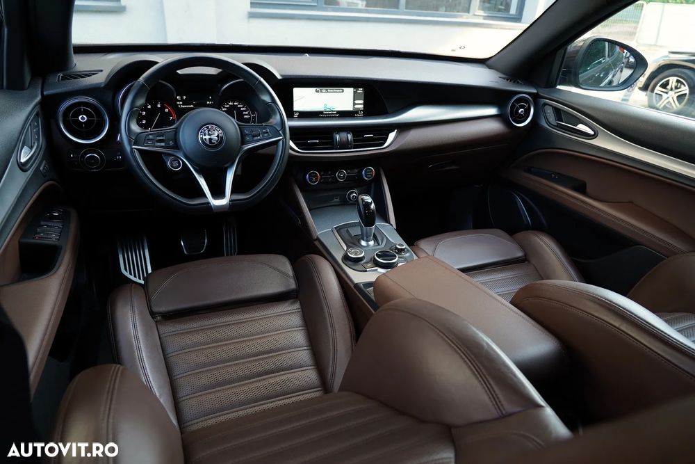 Alfa Romeo Stelvio 2.0 Turbo 16V AT8-Q4 Executive - 6