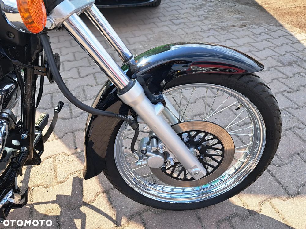 Suzuki Intruder - 32