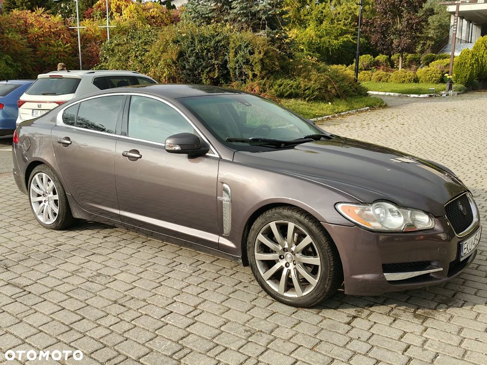 Jaguar XF 2.7 V6 D Premium Luxury - 28