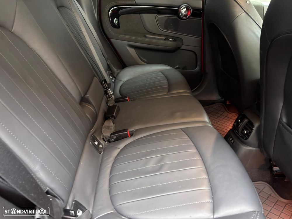 MINI Countryman Cooper SE ALL4 Auto - 52