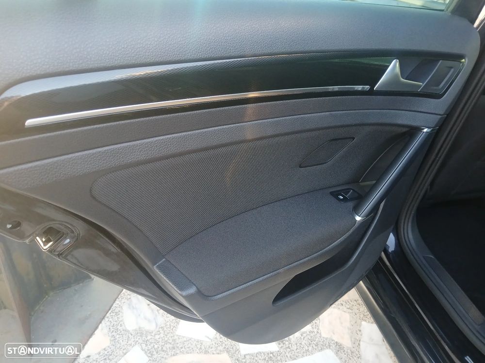 VW Golf 2.0 TDI GTD DSG - 36