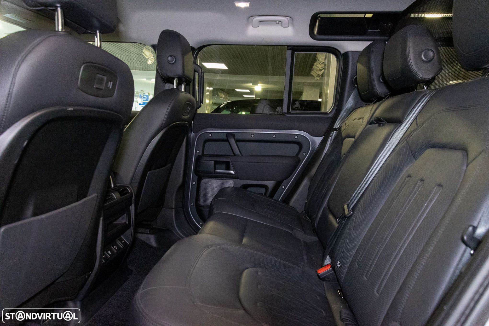 Land Rover Defender 3.0 D250 110 AWD X-Dynamic HSE - 49