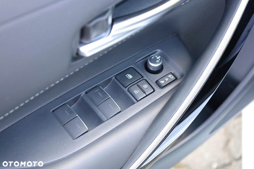 Toyota Corolla 2.0 Hybrid Executive - 32
