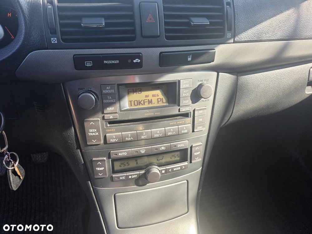 Toyota Avensis 2.0 D-4D Sol Premium - 9