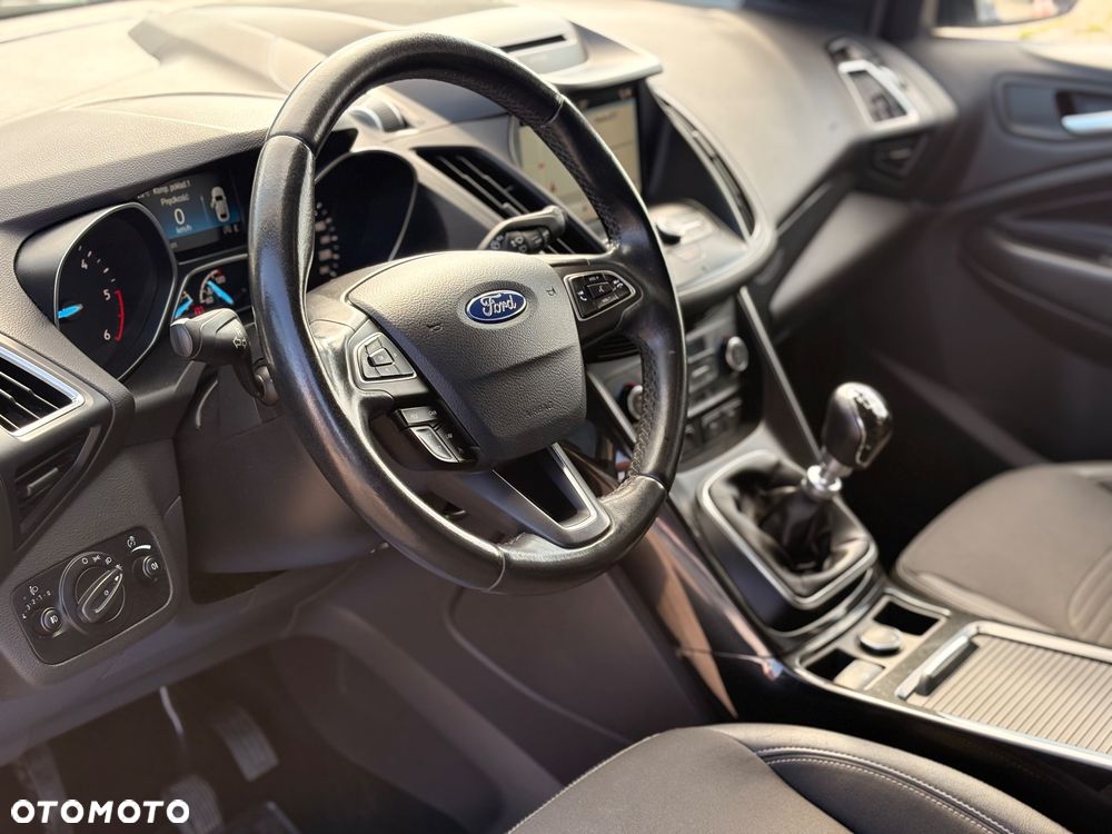 Ford Kuga 2.0 TDCi 2x4 Titanium - 11