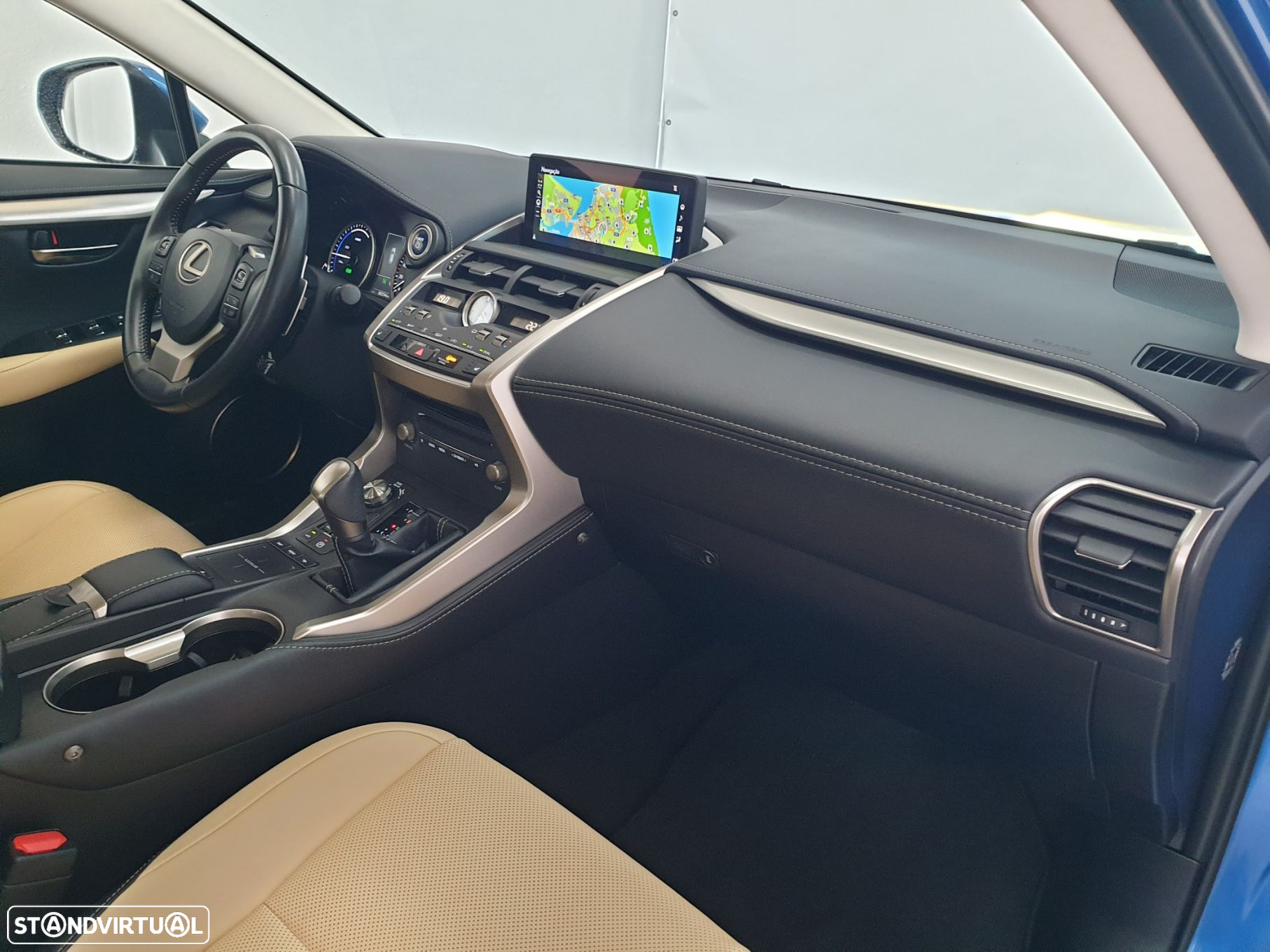 Lexus NX 300h Executive+ - 31