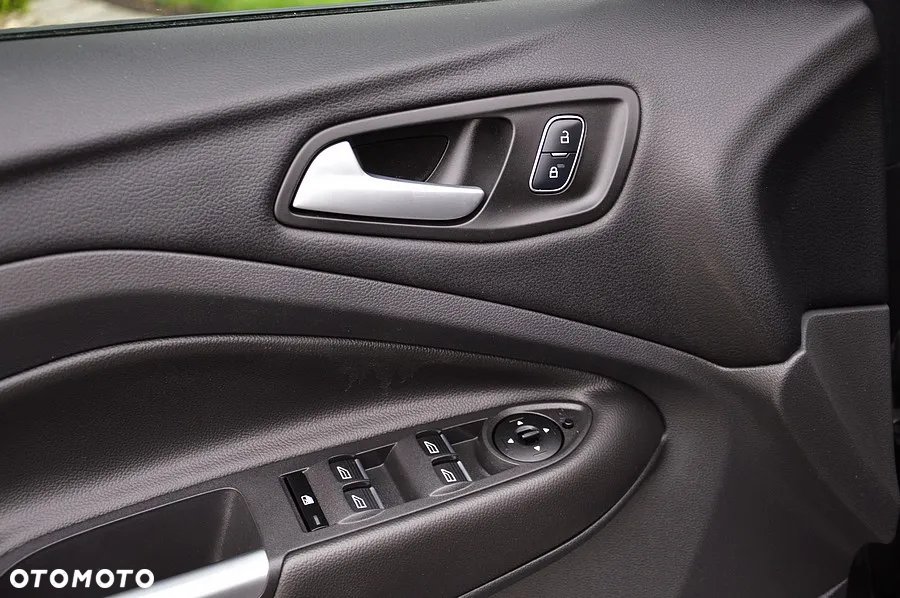 Ford Kuga 1.5 EcoBoost 2x4 ST-Line - 35