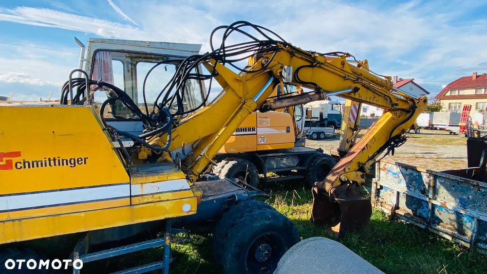 Liebherr A900B - 2
