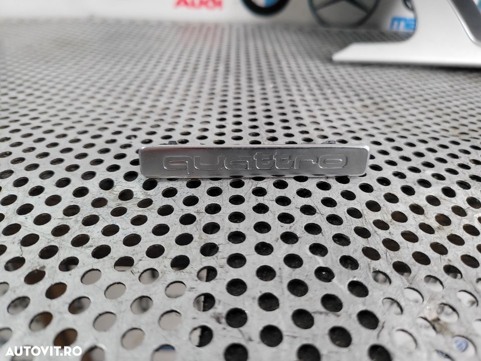 Ornament Bord Audi Quattro Dezmembrez Audi S5 RS5 4.2 Fsi - 1