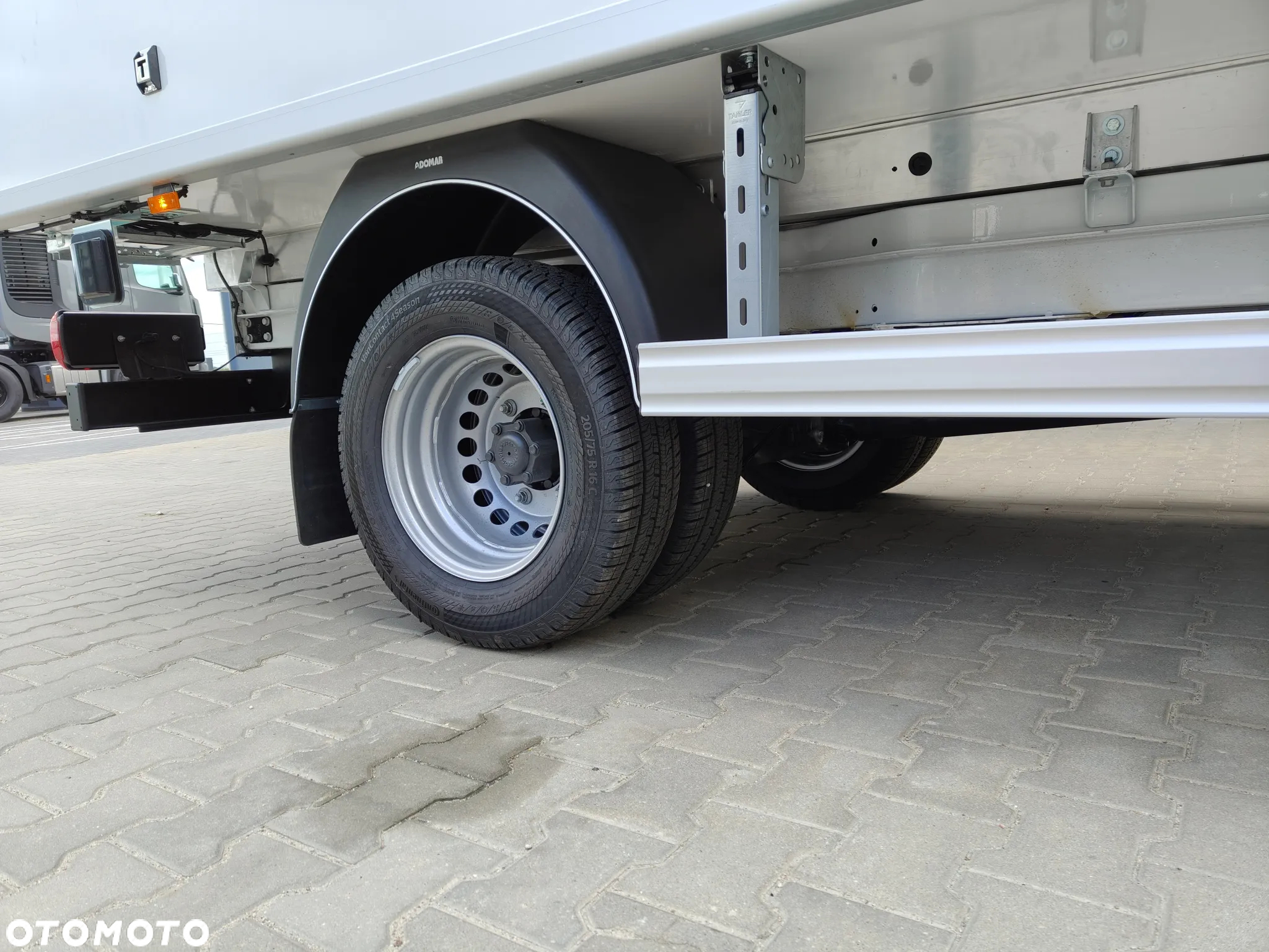 Mercedes-Benz Sprinter - 13