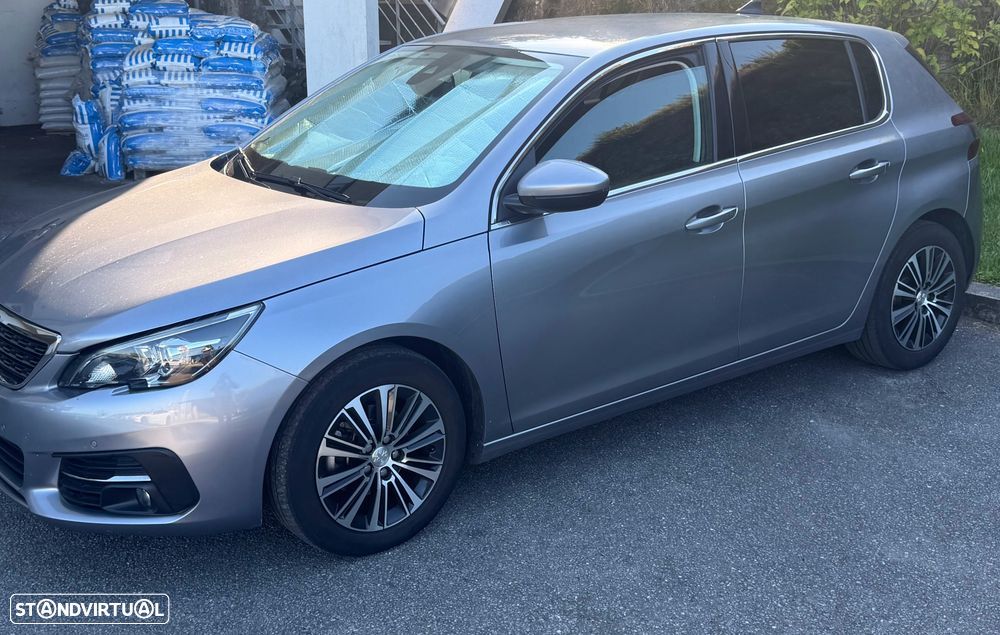 Peugeot 308 - 1