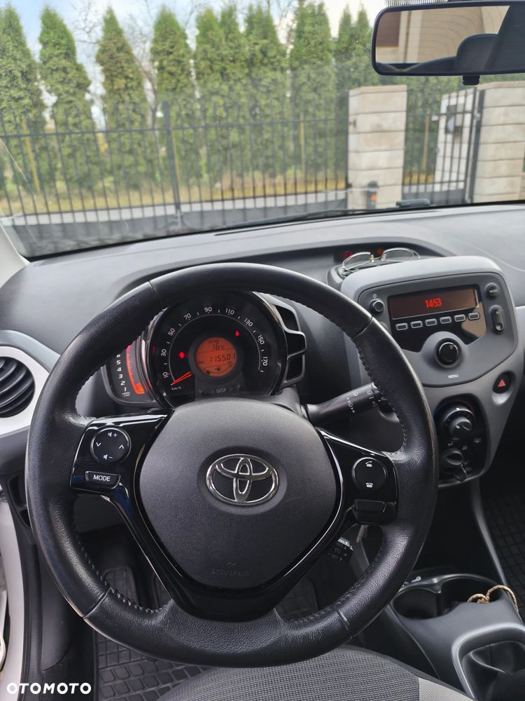 Toyota Aygo x-play - 11
