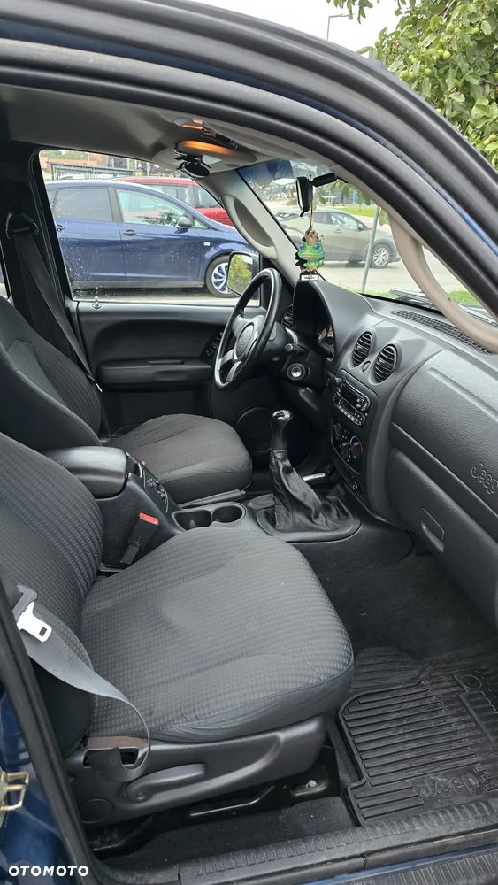 Jeep Liberty 2.4 4x4 - 18