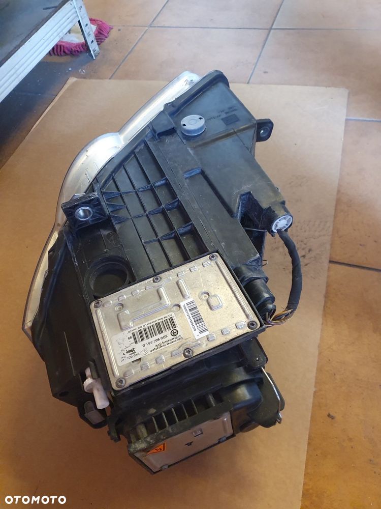 REFLEKTOR PRAWY VW PASSAT B6 XENON EUROPA - 5