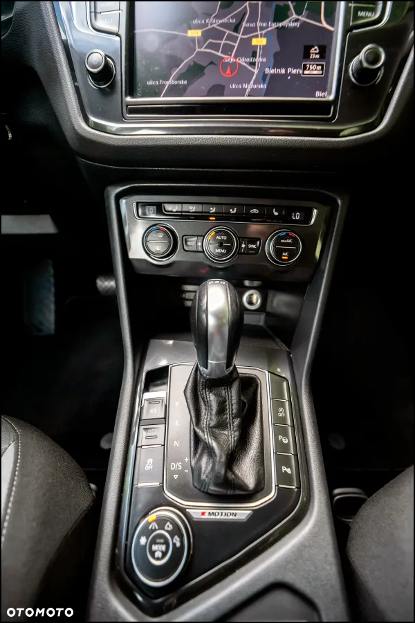 Volkswagen Tiguan 2.0 TDI 4Mot Sport&Style DSG - 25