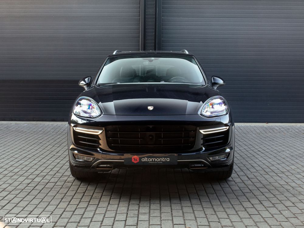 Porsche Cayenne Turbo Tiptronic S - 3