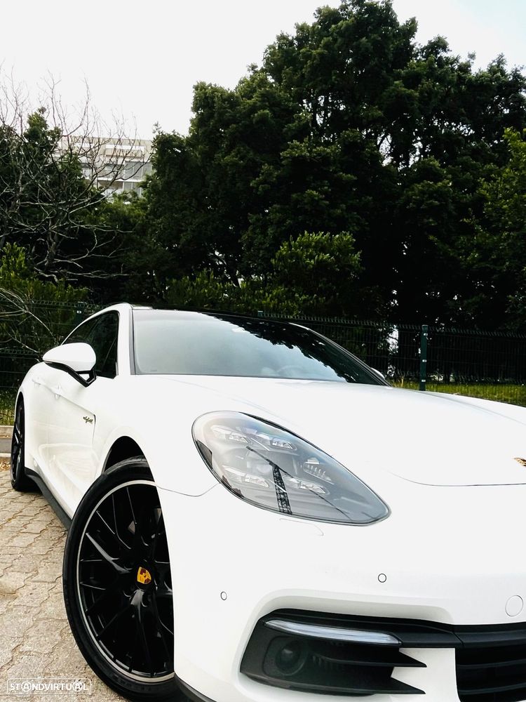 Porsche Panamera 4 E-Hybrid - 3