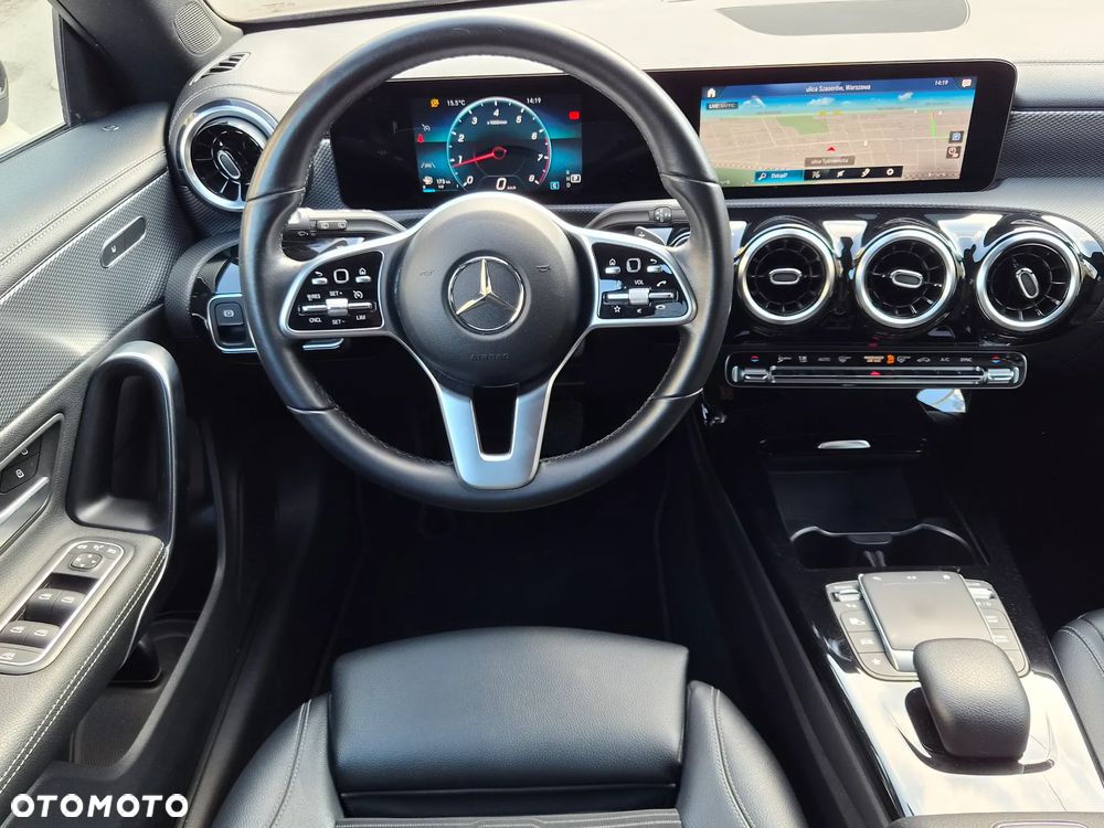 Mercedes-Benz CLA 180 Progressive 7G-DCT - 6