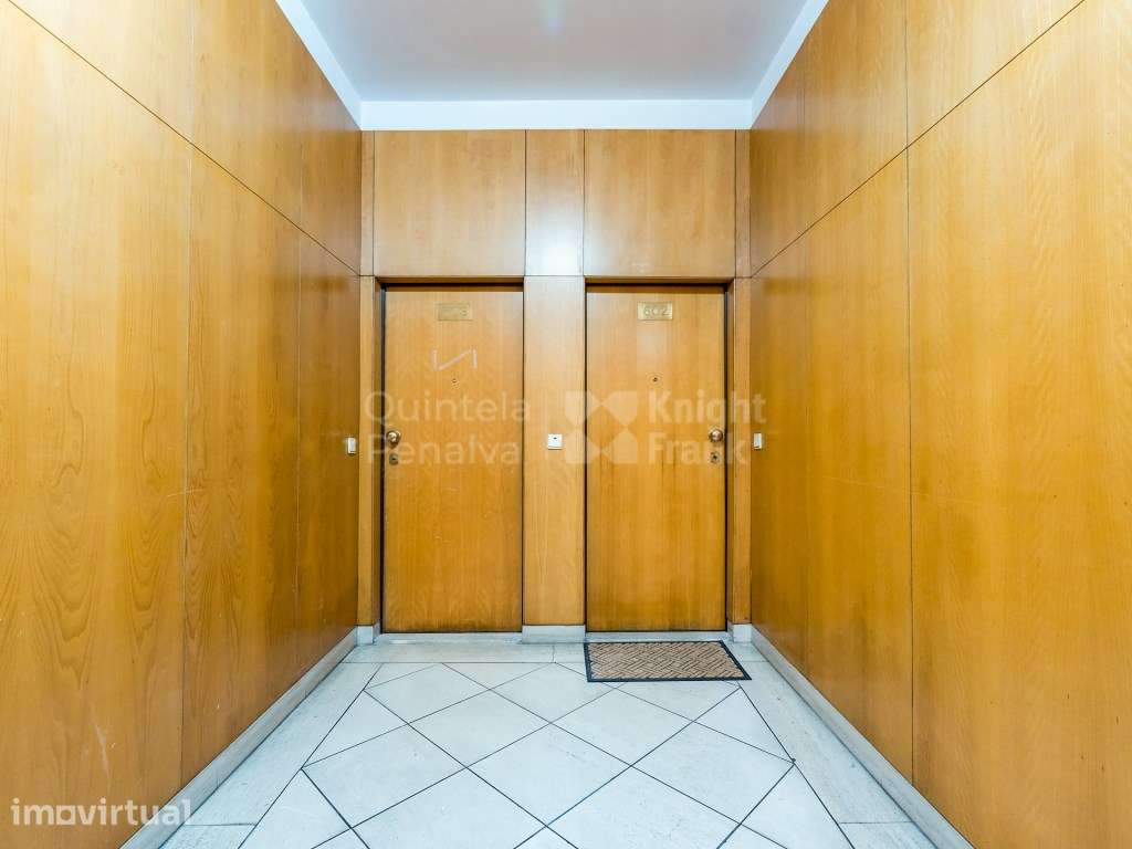 Apartamento T1 reabilitado com garagem em Matosinhos Sul - Grande imagem: 2/24