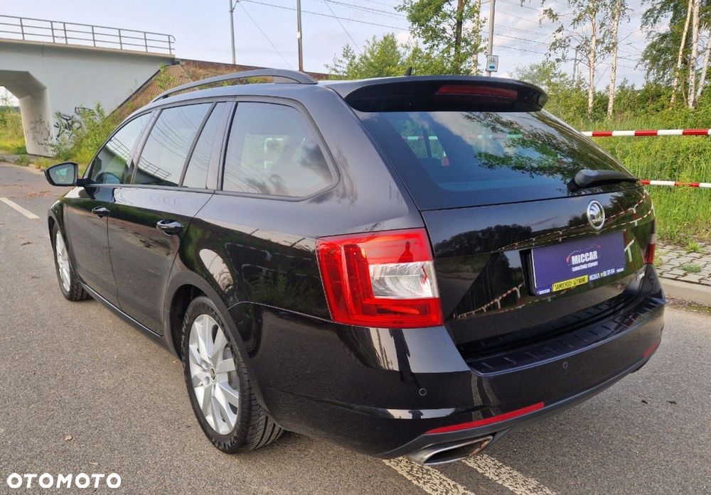 Skoda Octavia Combi 2.0 TDI (Green tec) RS - 6
