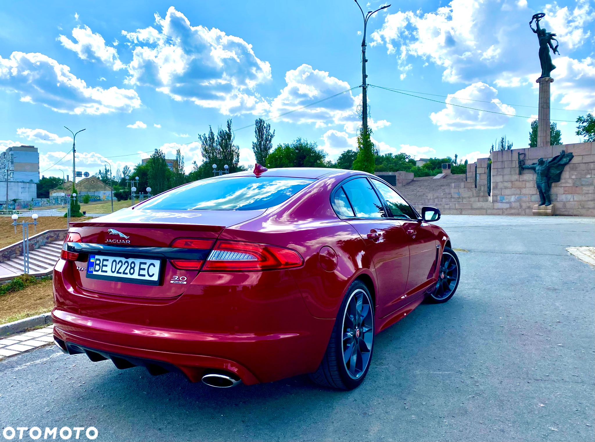 Jaguar XF 3.0 T AWD R-Sport - 14