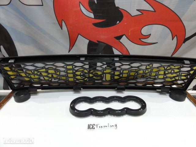 Grelha frontal em plástico Audi A4 8e, B6 01-04 RS4 LOOK em preto mate - 12