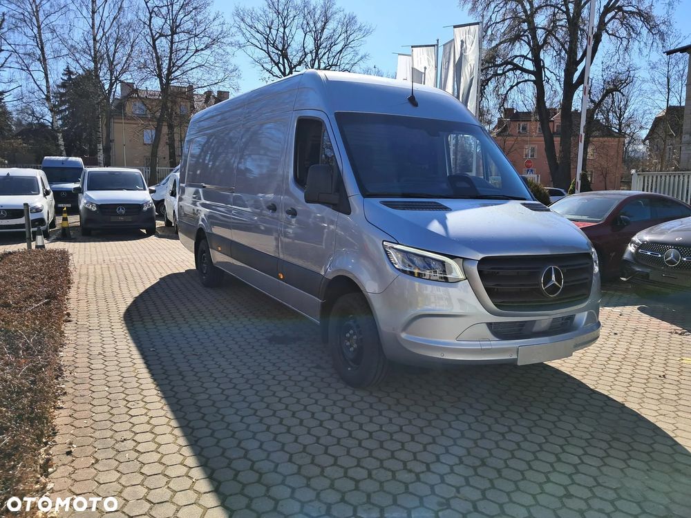 Mercedes-Benz Sprinter 319 - 3