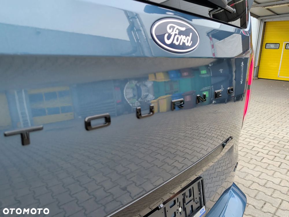 Ford Tourneo Custom - 38