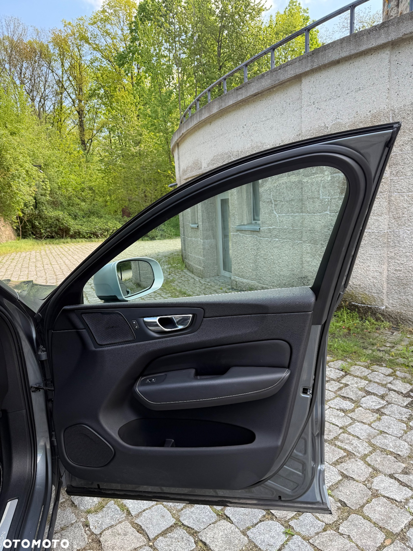 Volvo XC 60 D4 AWD R-Design - 32