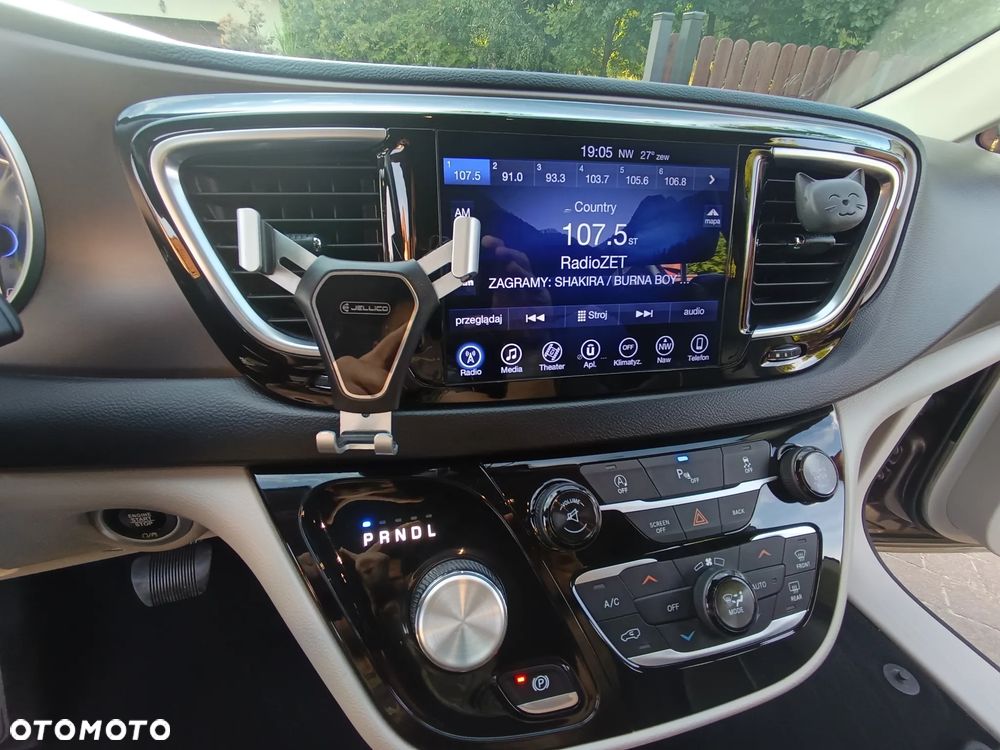 Chrysler Pacifica - 13