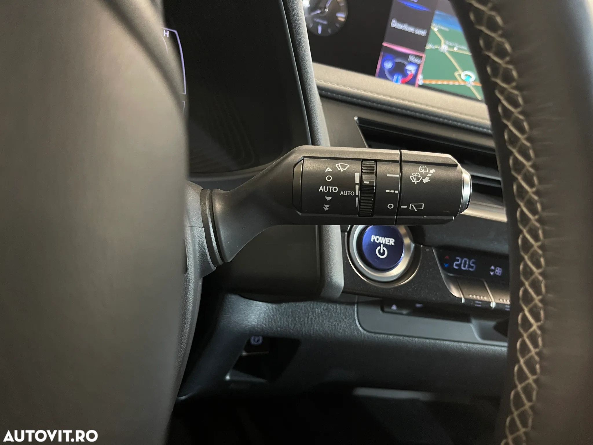 Lexus UX 250h 2.0L HEV 20H- (178 HP) 4X2 CVT Business - 22
