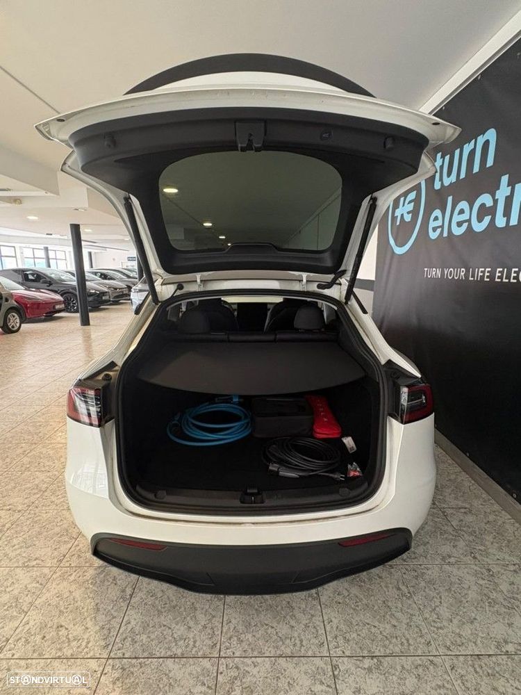 Tesla Model Y Performance Dual Motor AWD - 9