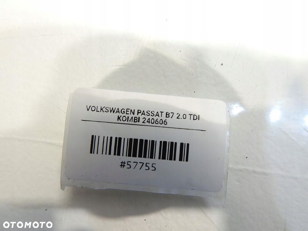 BŁOTNIK PRAWY PRZÓD LC8Z VW PASSAT B7 - 6