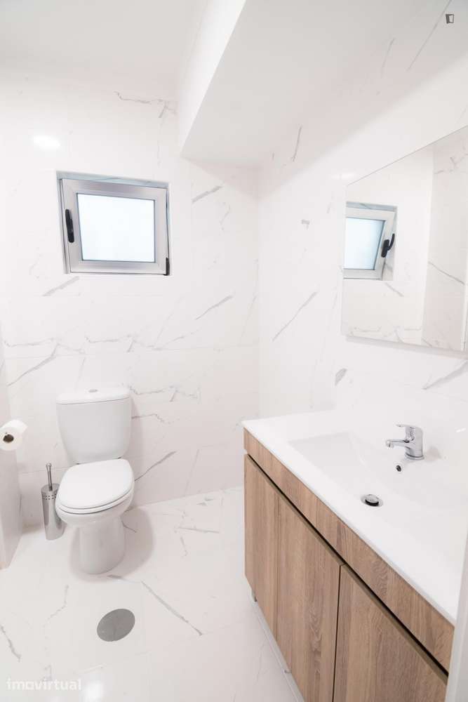 Quarto - localizado em Vila nova de gaia - Grande imagem: 2/13
