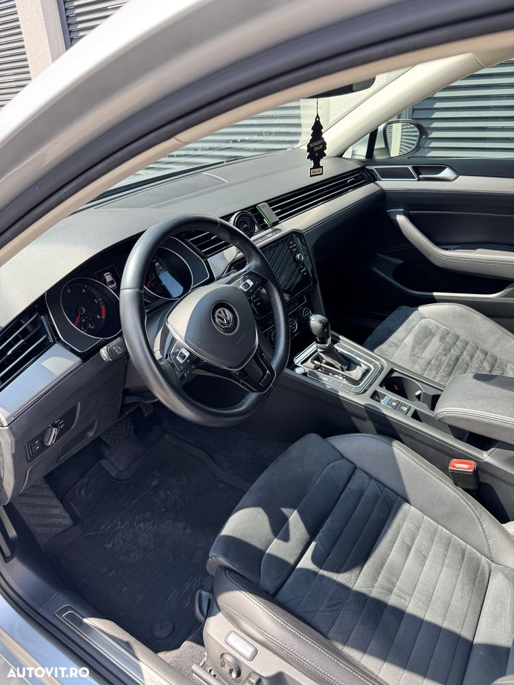 Volkswagen Passat 2.0 TDI DSG Highline - 37