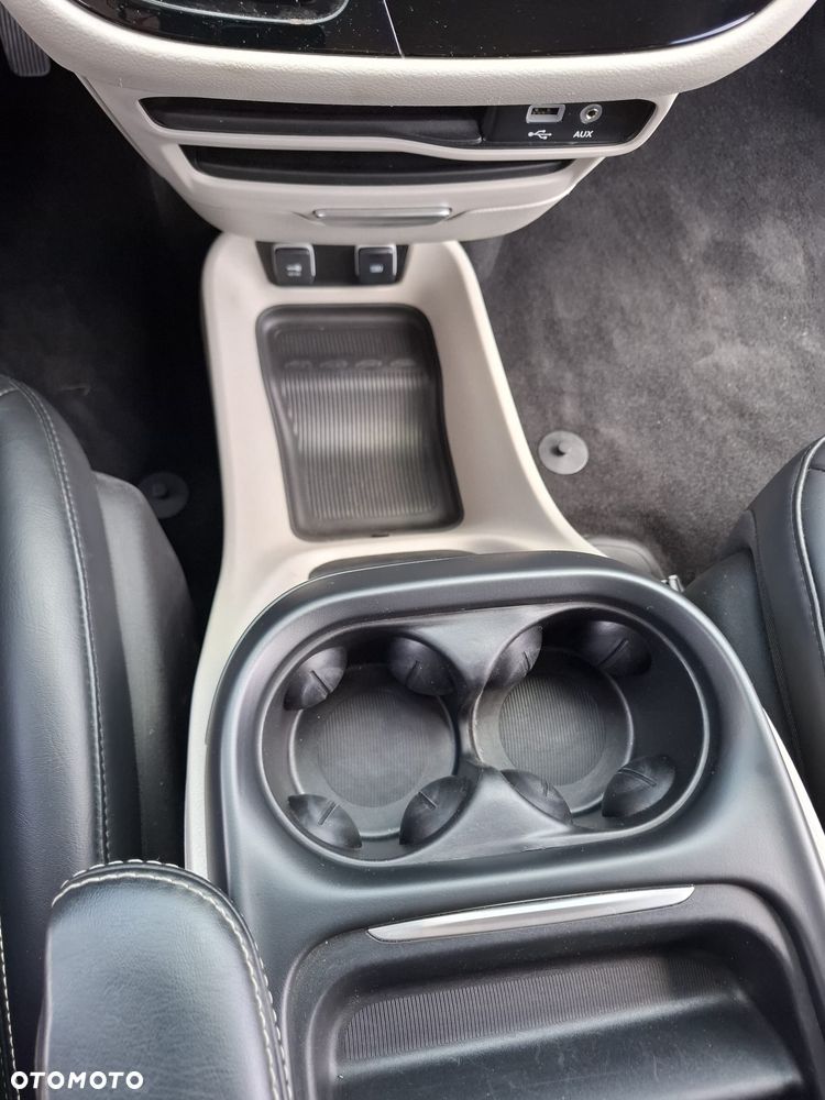 Chrysler Voyager - 13