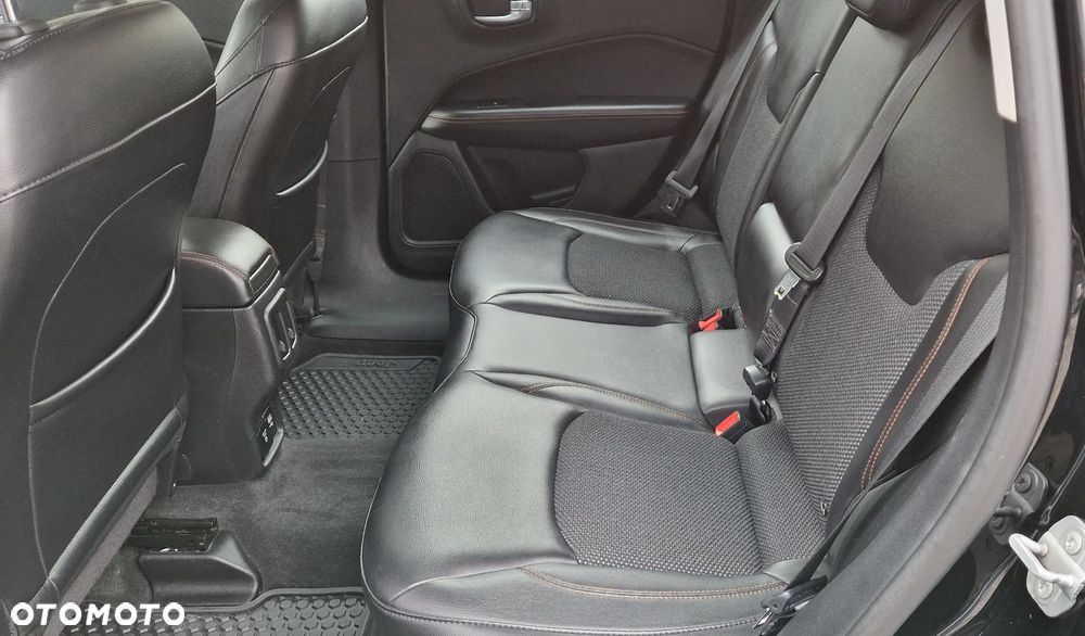 Jeep Compass - 10