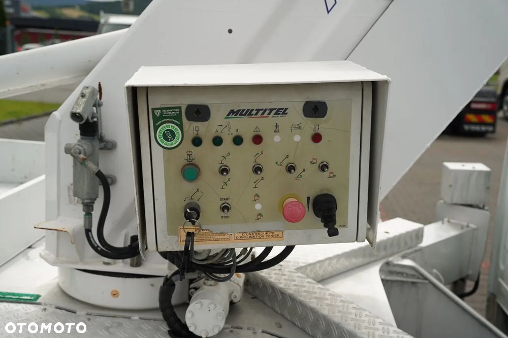 Iveco DAILY 35-120 / ZWYŻKA / PODNOŚNIK KOSZOWY MULTITEL MT 182 / 4 PODPORY / MANUAL / 2017 R - 22