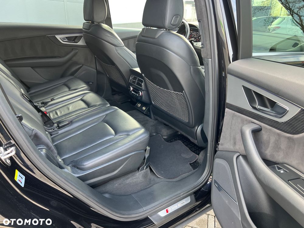 Audi Q7 - 32
