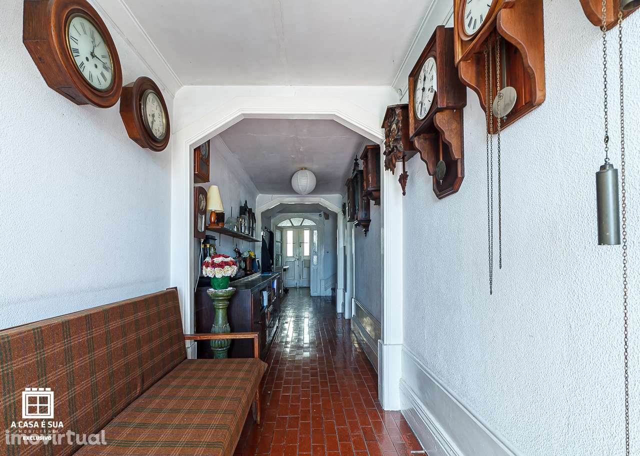 Moradia T8 c/3 pisos e terreno adjacente em Miragaia - Exclusivo - Grande imagem: 2/52