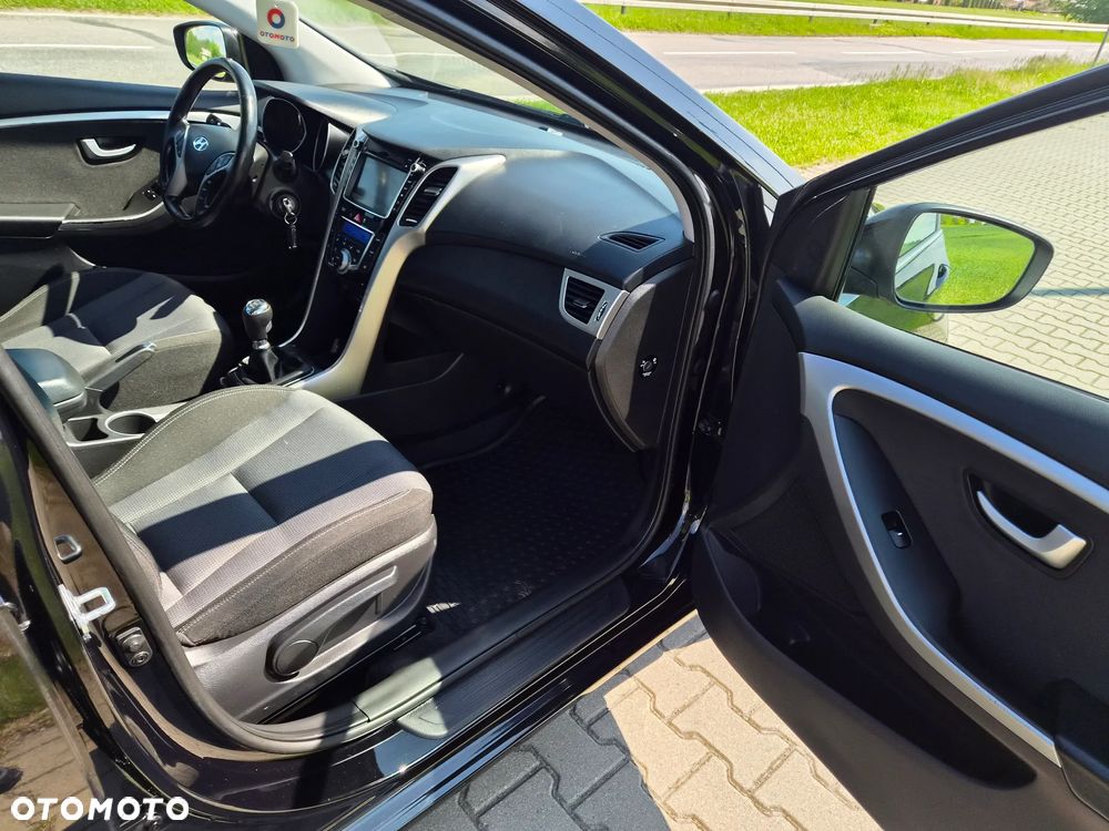 Hyundai i30 blue 1.6 CRDi Classic Navigation - 13