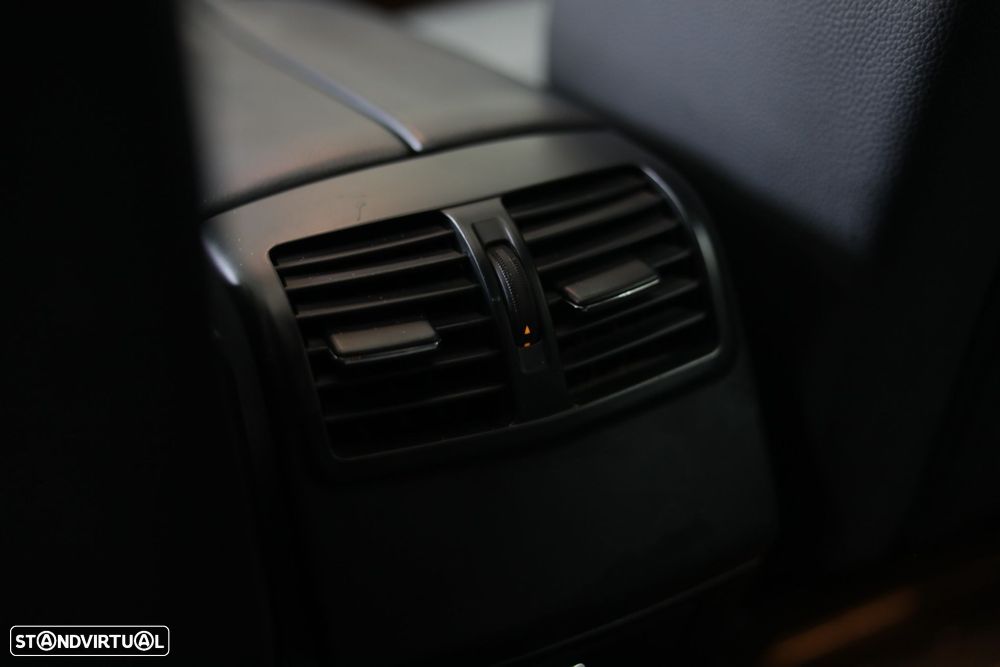 Mercedes-Benz E 250 BlueTEC Avantgarde Auto. - 37